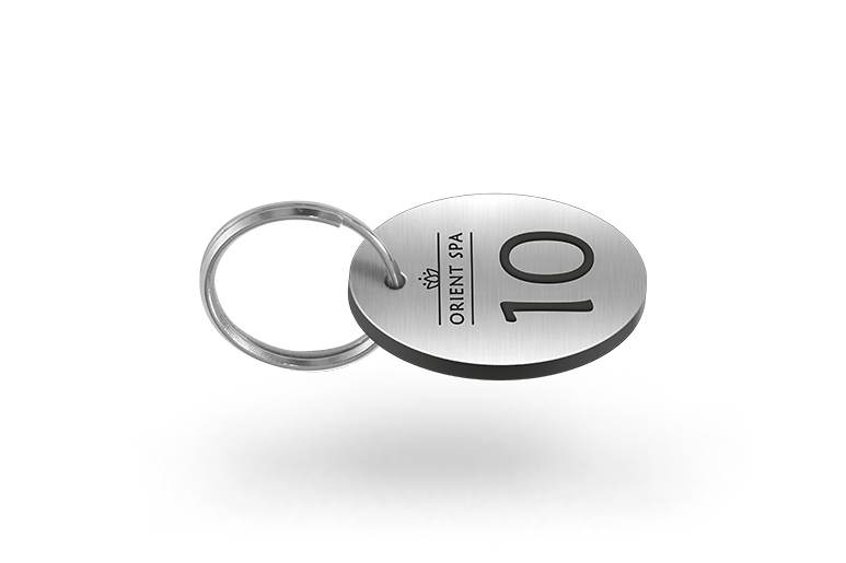 Breloki grawerowane z laminatu